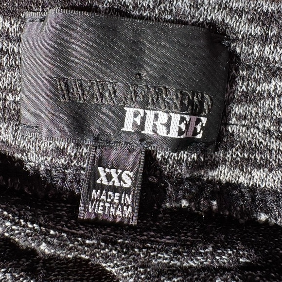 Wilfred free by Aritzia, size XXS, Tyra faux ruched wrap body con skirt, stretch - Picture 7 of 8